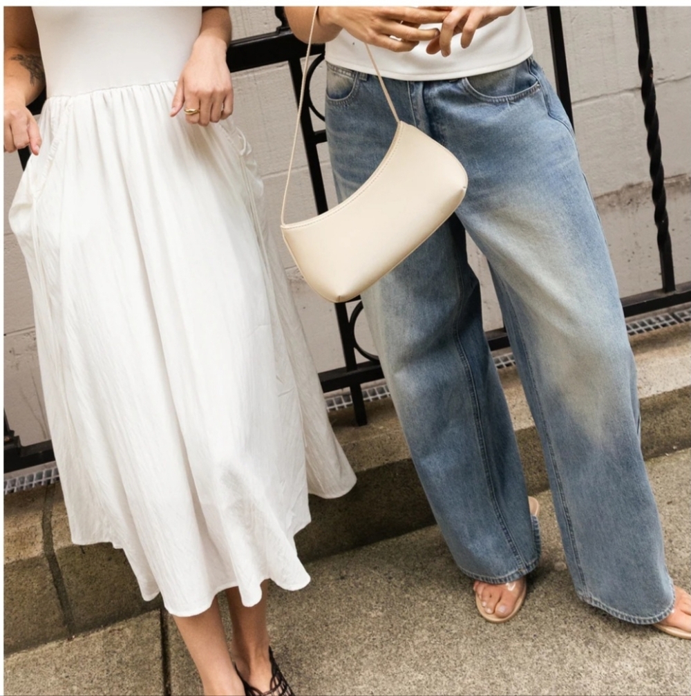 OAK + FORT 27" CURVE LEG MID RISE DENIM JEAN (MEDIUM)